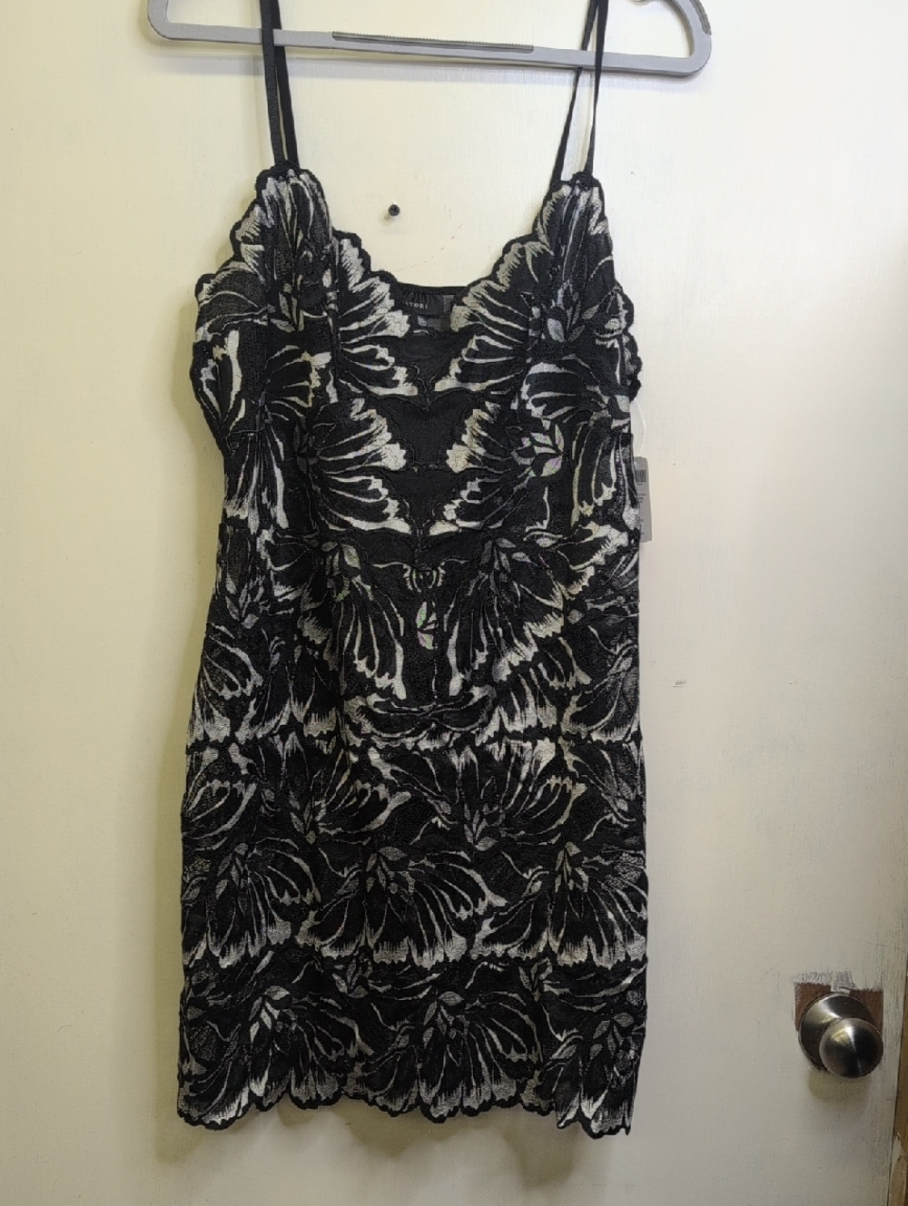 Womans Natori Black and White Floral Lace Chemise XL